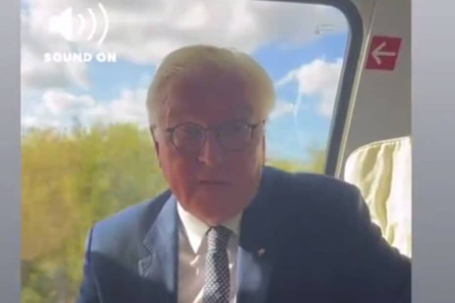 Frank Walter Steinmeier im Zug